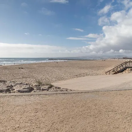 New!! Bright Beach Duplex In Costa de Caparica